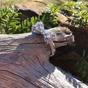 Beautiful 925 silver bow crystals sparkle ring 8